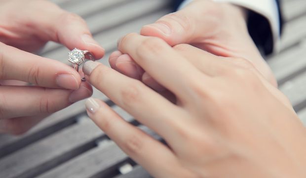 evlilik teklifi için tektaş